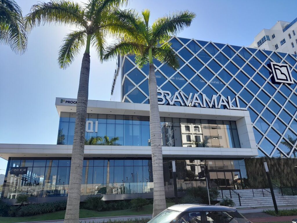 Brava Mall Shopping​